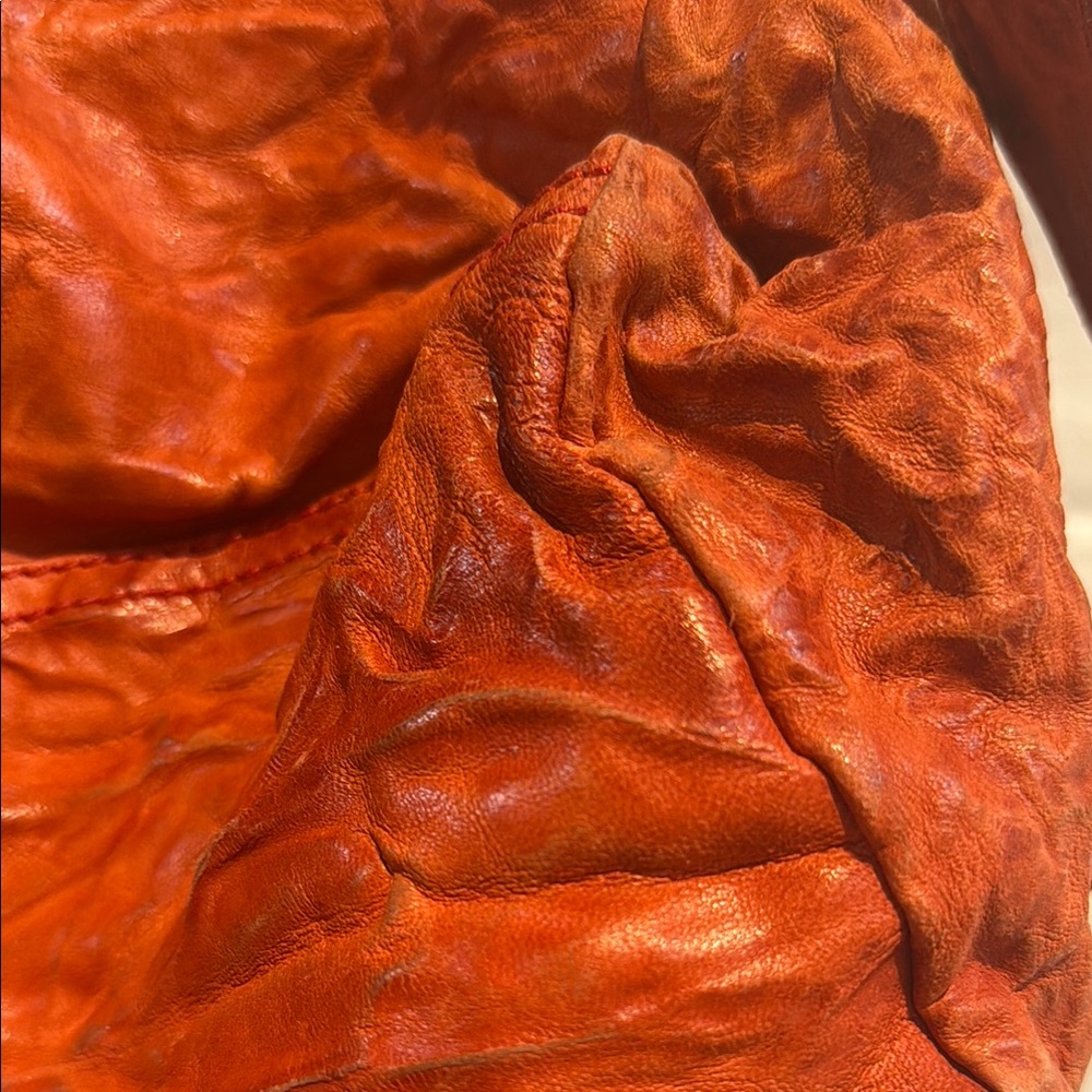 Givenchy Women's wrinkled Orange Leather Pandora Bag medium - Picture 5 of 7